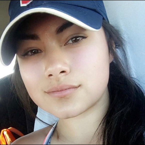 Meet your Posher, Gabriela - Picture 1 of 1